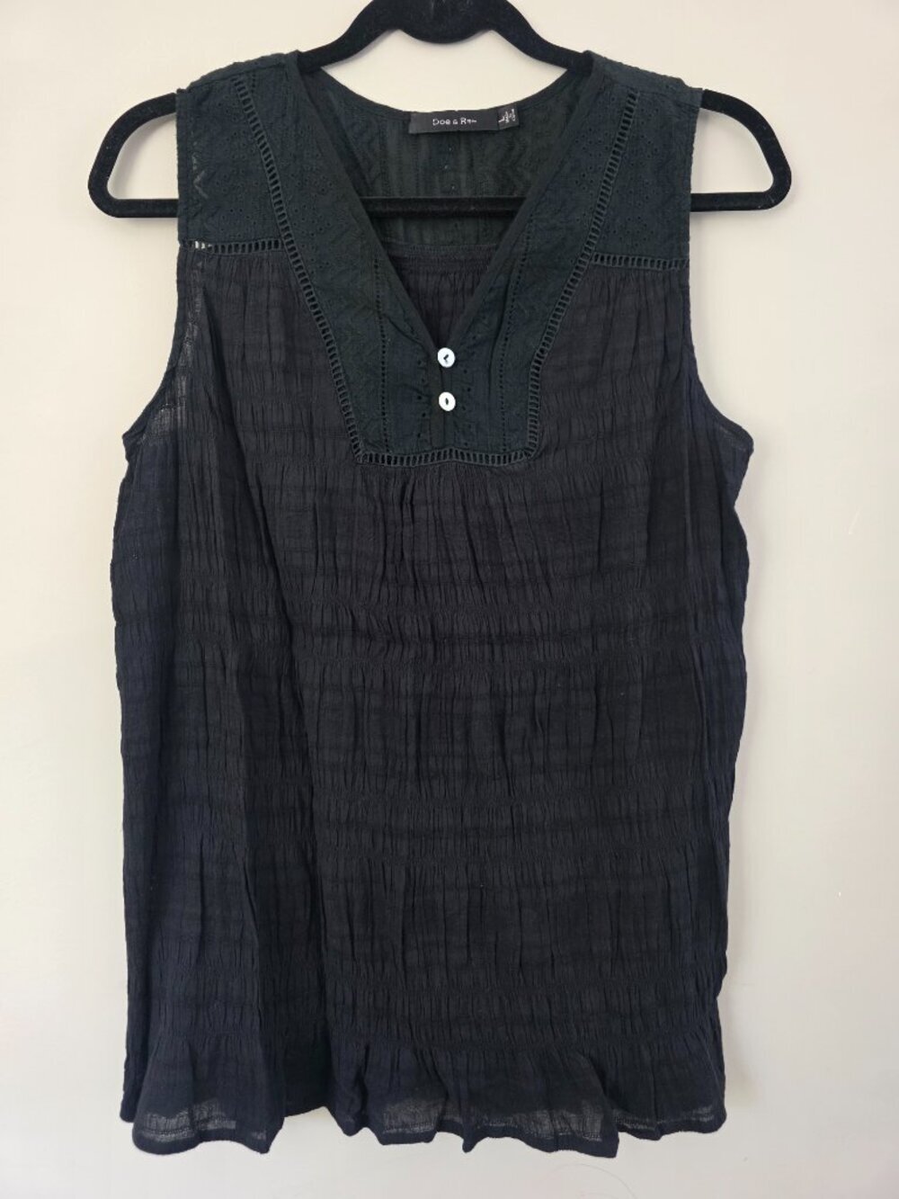 Doe & Rae Black Crinkle Gauze Sleeveless Boho Tank Top Lace Trim Button Front L - Picture 3 of 6